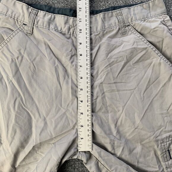 VTG Levi’s SilverTab Womens Cargo Shorts Gray Outdoor Hiking Size 18 (30” Waist) - Picture 9 of 16